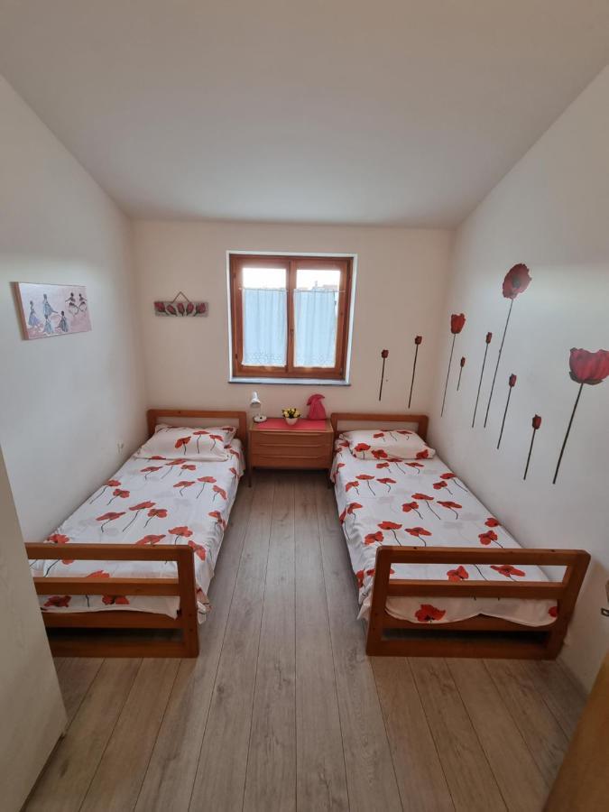 Apartments Jana ウマグ エクステリア 写真